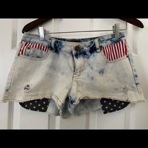 Love Culture Americana shorts